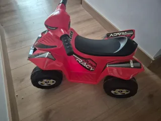 Moto eléctrica Feber Quad Racy Roja como nuevo