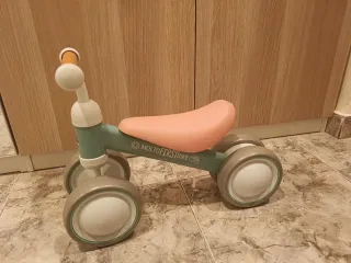 Bicicleta de aprendizaje sin pedales Molto