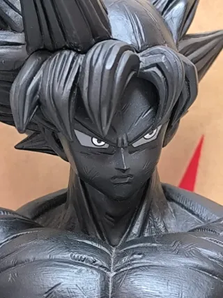 Figura Son Goku Ultra Instinto Black Edition