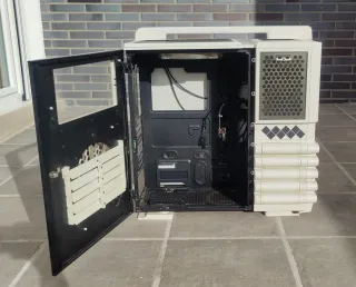 Caja de PC Thermaltake Level-10GT & componentes