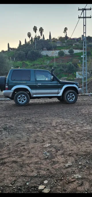 Mitsubishi Montero v 20