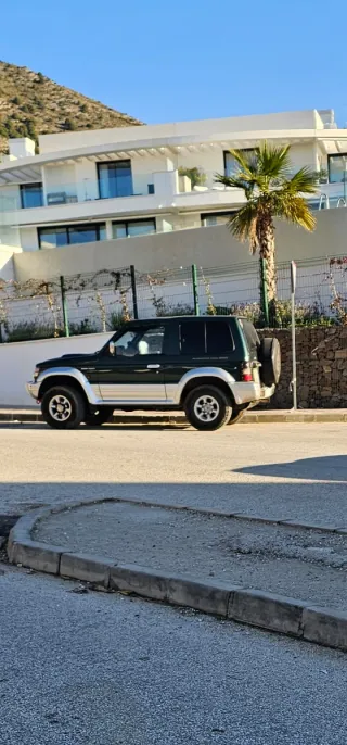 Mitsubishi Montero v 20