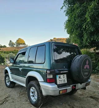 Mitsubishi Montero v 20