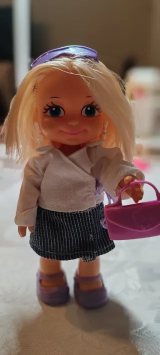 Muñeca Barriguita con bolso y zapatos