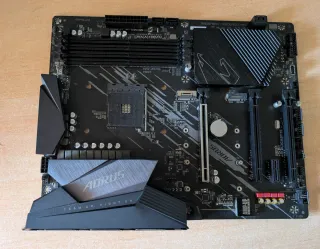 Placa base Gigabyte B550 Aorus Elite V2.