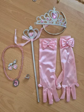 Complementos Disfraz Princesa (todos 30€, 5€/pack)