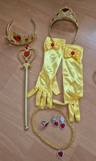 Complementos Disfraz Princesa (todos 30€, 5€/pack)