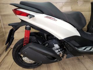 PIAGGIO MP3 300 HPE SPORT