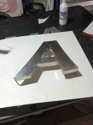Ventas de letras fabricadas en acero inoxidable te