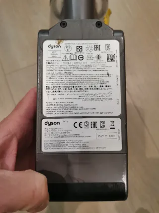 Aspirapolvere Dyson V10 in vendita