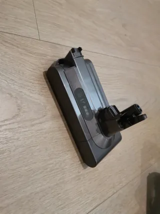 Aspirapolvere Dyson V10 in vendita