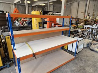 Scaffalature metalliche e in legno