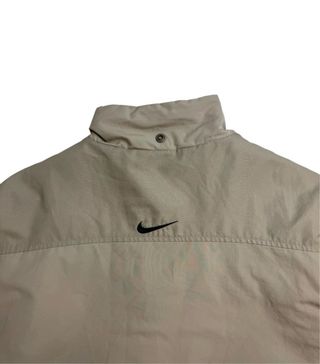 Chaqueta Nike Beige
