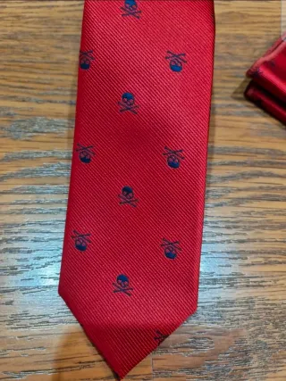 Conjunto Corbata y Pañuelo Calaveras