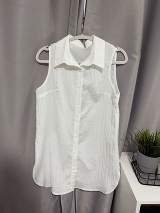 Camisa blanca sin mangas