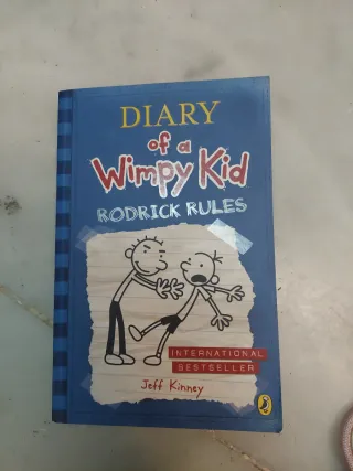 Diary of a Wimpey Kid: Roderick Rules (Diary of...