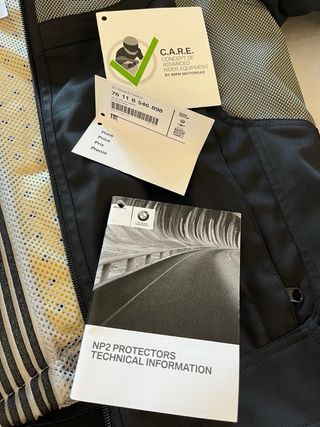 Chaqueta BMW  Negra y Gris.  Nueva