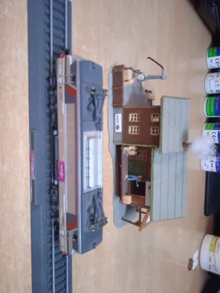 Apeadero Renfe ADIF Escala N + Locomotora