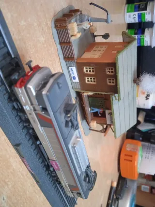 Apeadero Renfe ADIF Escala N + Locomotora