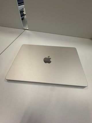 MacBook Air M2 2022