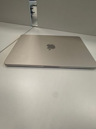 MacBook Air M2 2022