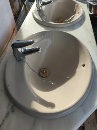 Mueble de baño retro madera y mármol