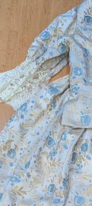 Traje de Fallera Adolescente Azul y Dorado.