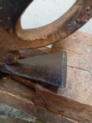 Antigua y bonita Azuela de forja