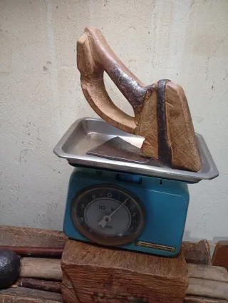 Antigua y bonita Azuela de forja