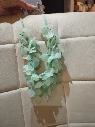 Collar aguamarina con flores