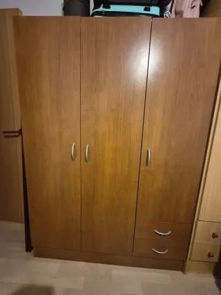 Armario 3 puertas y 2 cajones