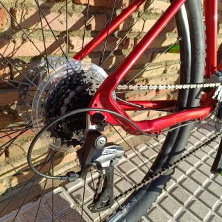 Bicicleta de montaña BH roja