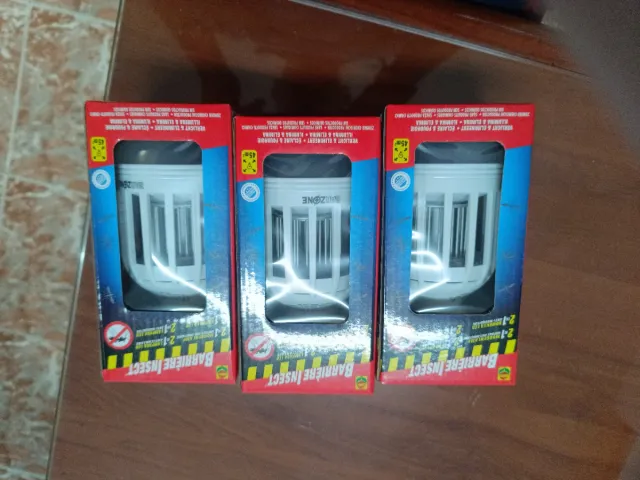 3 Bombillas Antimosquitos LED