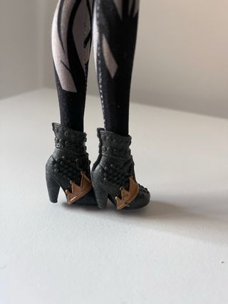 Boneca Evie Descendentes