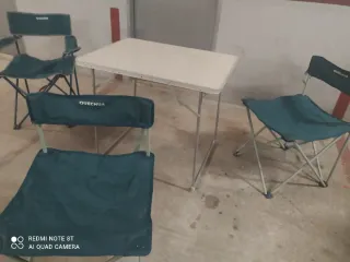 Set tavolo pieghevole e 3 sedie pieghevoli Quechua