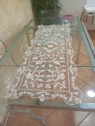 Camino de mesa encaje Burano