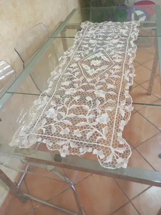 Camino de mesa encaje Burano