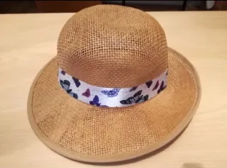 Sombrero de ala ancha sin estrenar