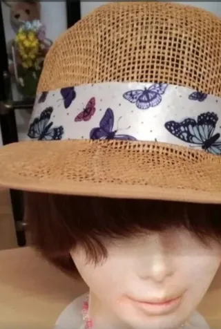 Sombrero de ala ancha sin estrenar
