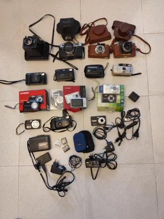 Lotto di 14 fotocamere