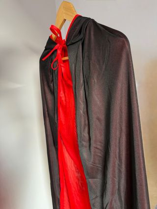 Capa reversible negra y roja