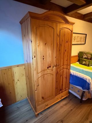 Guardaroba in legno massello con specchio e cassetti opzionali