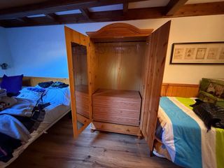 Guardaroba in legno massello con specchio e cassetti opzionali