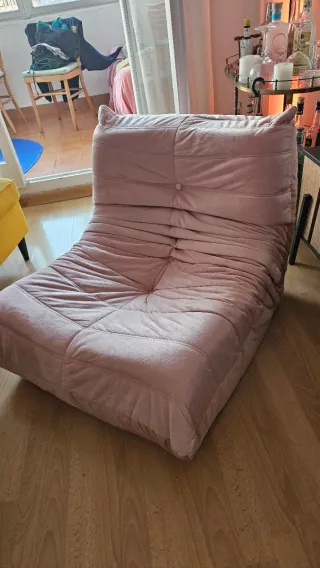 Poltrona in velluto rosa blush