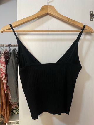 Zara Camiseta crop top negro escote - Talla S