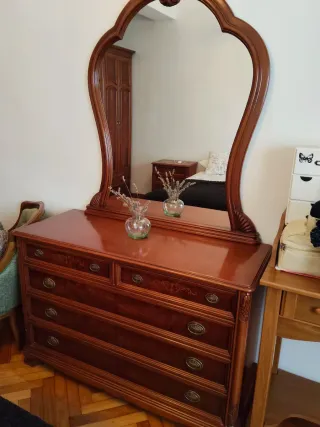 Dormitorio en madera.