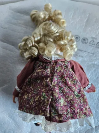 Bambola vintage ceramica