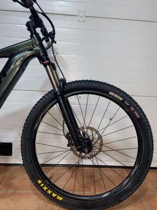 Bicicleta Eléctrica Giant Stance e+.