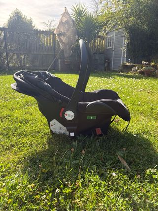 Carrito Bebé Kiduku Negro y Dorado