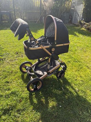 Carrito Bebé Kiduku Negro y Dorado